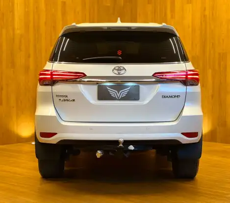 TOYOTA-HILUX SW4-2018