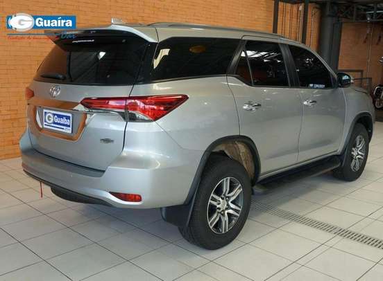 TOYOTA-HILUX SW4-2017