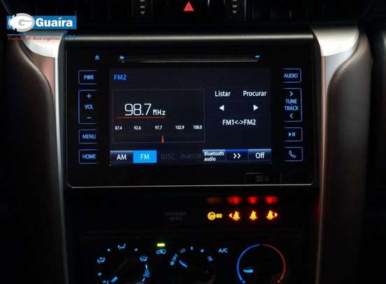 TOYOTA-HILUX SW4-2017