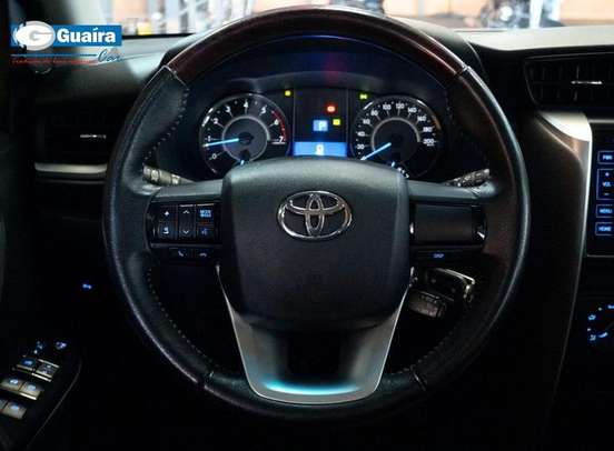 TOYOTA-HILUX SW4-2017