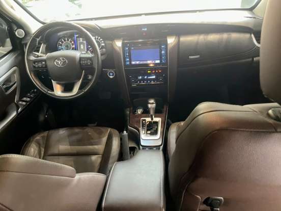 TOYOTA-HILUX SW4-2018