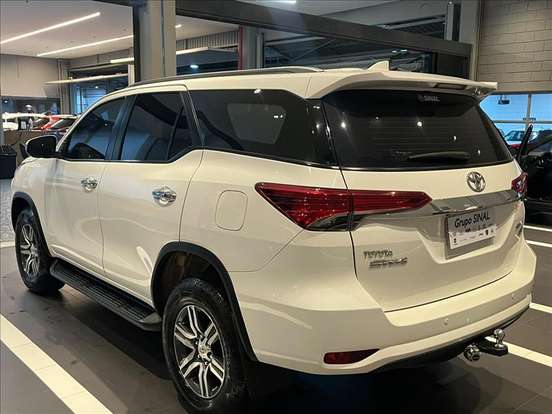TOYOTA-HILUX SW4-2018