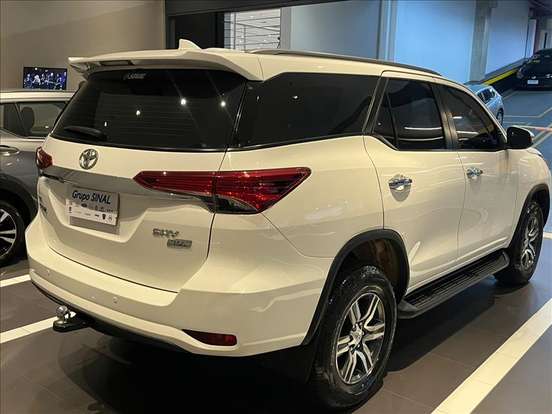 TOYOTA-HILUX SW4-2.7 SRV 7 LUGARES 4X2 16V FLEX 4P AUTOMÁTICO TOYOTA-HILUX SW4-2018