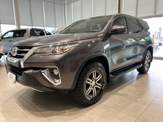 TOYOTA HILUX SW4 2.7 SRV 7 LUGARES 4X2 16V FLEX 4P AUTOMÁTICO