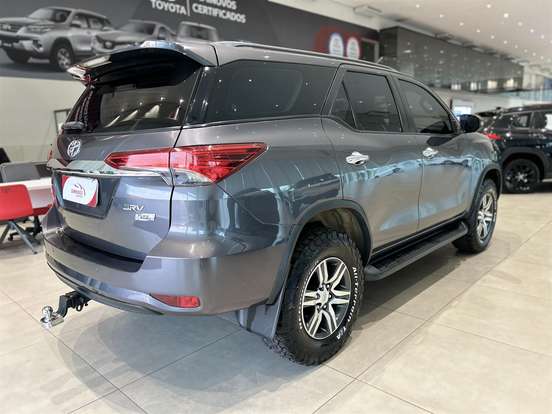 TOYOTA-HILUX SW4-2.7 SRV 7 LUGARES 4X2 16V FLEX 4P AUTOMÁTICO TOYOTA-HILUX SW4-2018