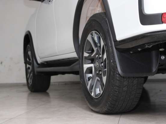 TOYOTA-HILUX SW4-2.8 D-4D TURBO DIESEL DIAMOND 7L 4X4 AUTOMÁTICO TOYOTA-HILUX SW4-2024