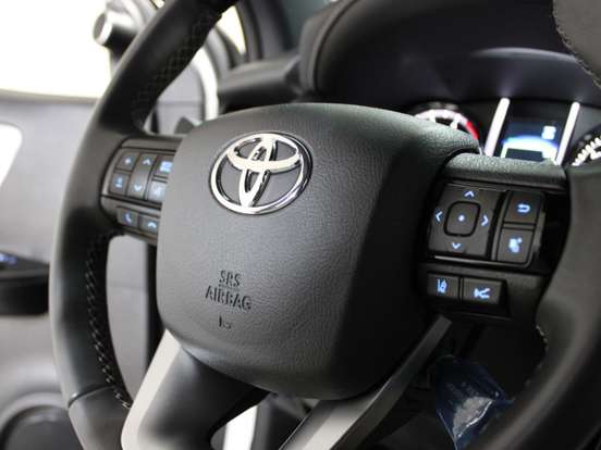 TOYOTA-HILUX SW4-2.8 D-4D TURBO DIESEL DIAMOND 7L 4X4 AUTOMÁTICO TOYOTA-HILUX SW4-2024