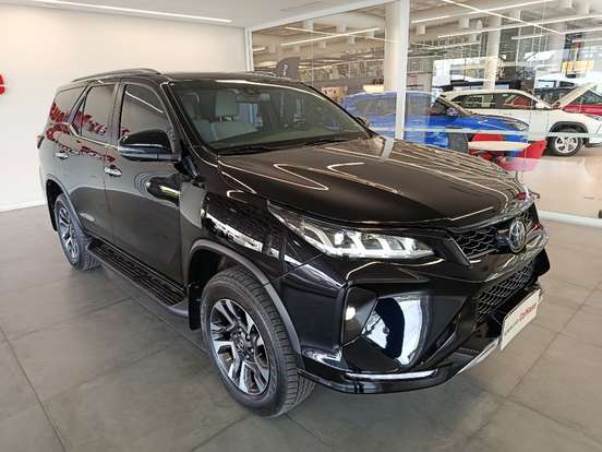 TOYOTA-HILUX SW4-2.8 D-4D TURBO DIESEL DIAMOND 7L 4X4 AUTOMÁTICO TOYOTA-HILUX SW4-2024