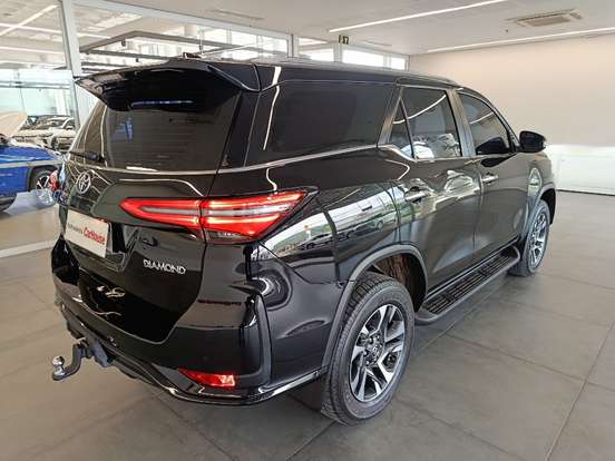 TOYOTA-HILUX SW4-2.8 D-4D TURBO DIESEL DIAMOND 7L 4X4 AUTOMÁTICO TOYOTA-HILUX SW4-2024