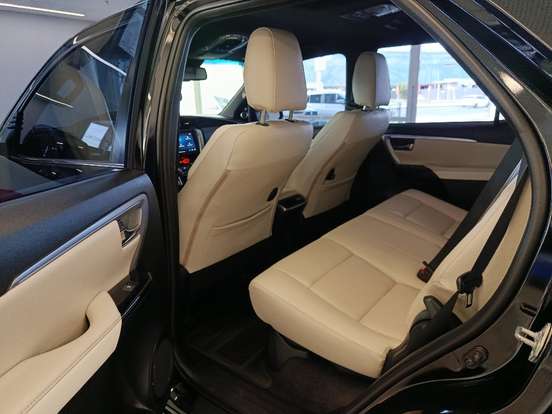 TOYOTA-HILUX SW4-2024