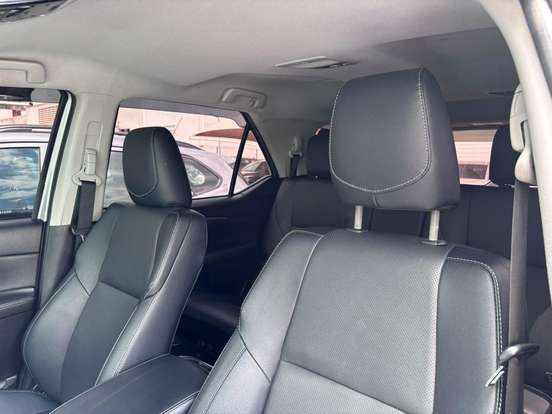 TOYOTA-HILUX SW4-2.8 D-4D TURBO DIESEL SRX 4X4 AUTOMÁTICO TOYOTA-HILUX SW4-2022