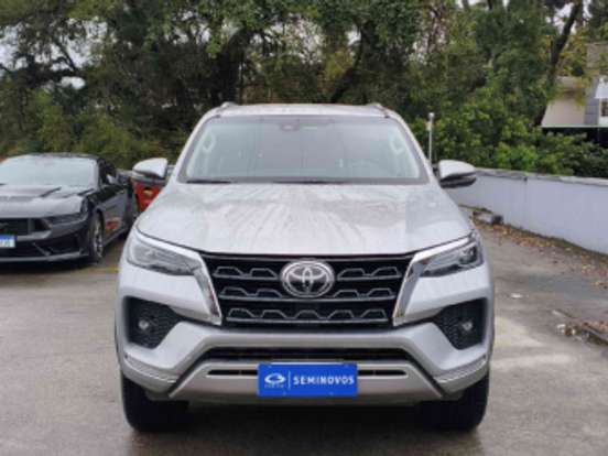TOYOTA-HILUX SW4-2.8 D-4D TURBO DIESEL SRX 4X4 AUTOMÁTICO TOYOTA-HILUX SW4-2021