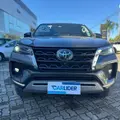 TOYOTA HILUX SW4 2.8 D-4D TURBO DIESEL SRX 7L 4X4 AUTOMÁTICO TOYOTA HILUX SW4 2.8 D-4D TURBO DIESEL SRX 7L 4X4 AUTOMÁTICO