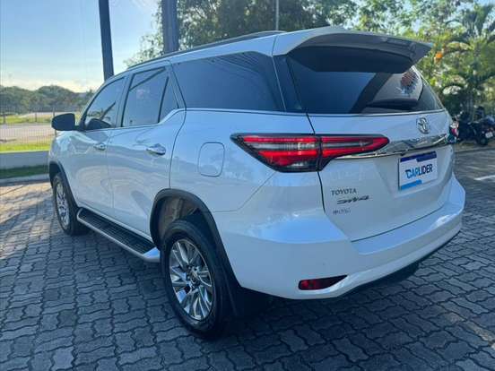 TOYOTA-HILUX SW4-2.8 D-4D TURBO DIESEL SRX 7L 4X4 AUTOMÁTICO TOYOTA-HILUX SW4-2023
