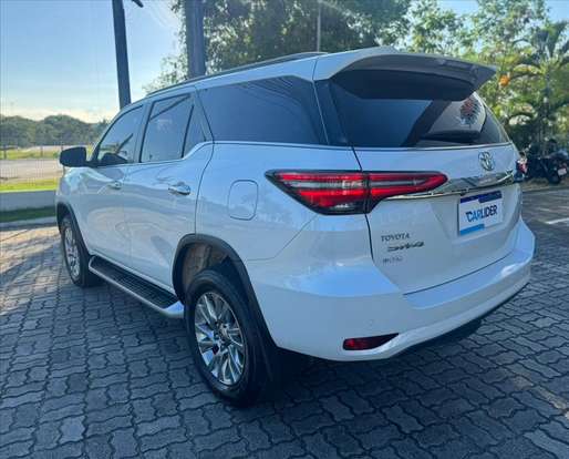 TOYOTA-HILUX SW4-2023