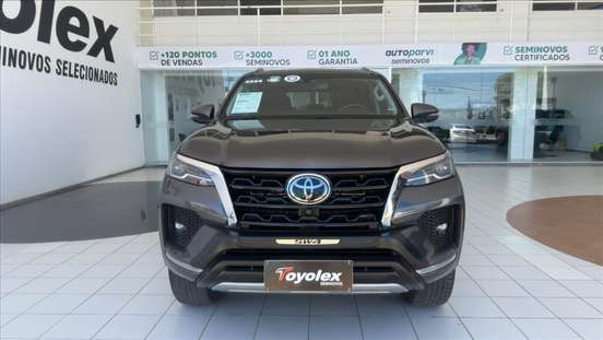 TOYOTA-HILUX SW4-2.8 D-4D TURBO DIESEL SRX 7L 4X4 AUTOMÁTICO TOYOTA-HILUX SW4-2023