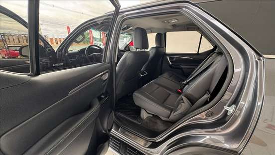 TOYOTA-HILUX SW4-2023