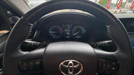 TOYOTA-HILUX SW4-2023