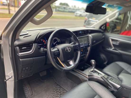 TOYOTA-HILUX SW4-2021