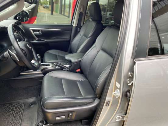 TOYOTA-HILUX SW4-2021