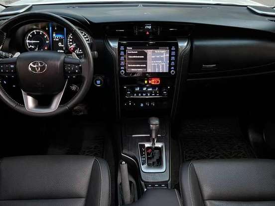 TOYOTA-HILUX SW4-2.8 D-4D TURBO DIESEL SRX 7L 4X4 AUTOMÁTICO TOYOTA-HILUX SW4-2021