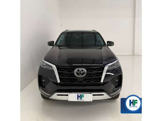 TOYOTA-HILUX SW4-2.8 D-4D TURBO DIESEL SRX 7L 4X4 AUTOMÁTICO TOYOTA-HILUX SW4-2023