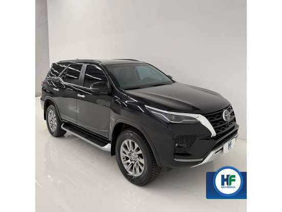 TOYOTA-HILUX SW4-2.8 D-4D TURBO DIESEL SRX 7L 4X4 AUTOMÁTICO TOYOTA-HILUX SW4-2023