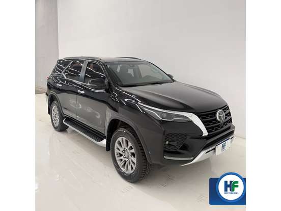 TOYOTA-HILUX SW4-2.8 D-4D TURBO DIESEL SRX 7L 4X4 AUTOMÁTICO TOYOTA-HILUX SW4-2023