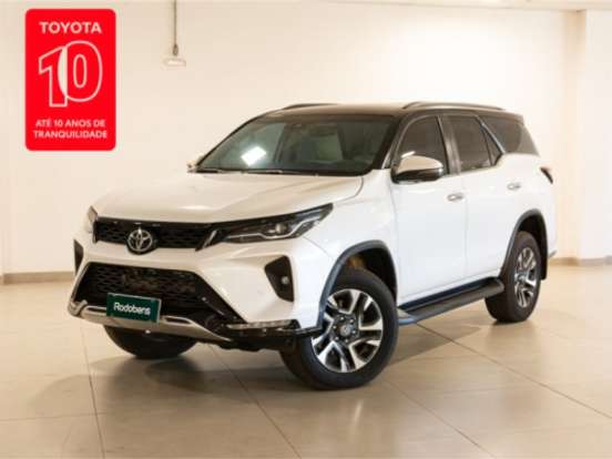 TOYOTA-HILUX SW4-2.8 D-4D TURBO DIESEL SRX PLATINUM 4X4 AUTOMÁTICO TOYOTA-HILUX SW4-2024