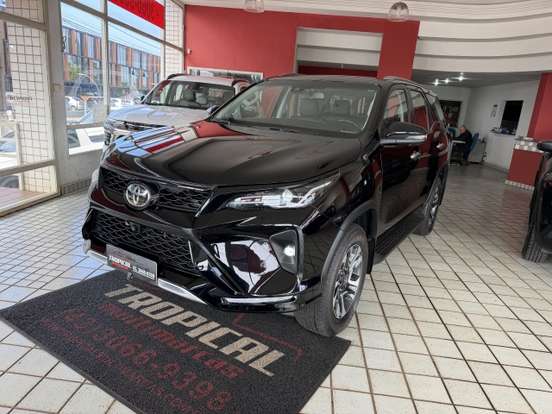 TOYOTA-HILUX SW4-2025