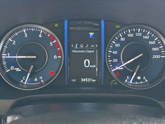 TOYOTA-HILUX SW4-2025
