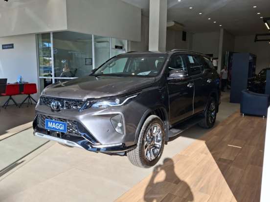 TOYOTA-HILUX SW4-2026