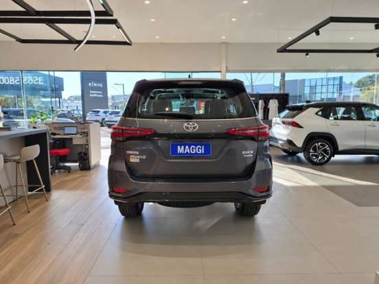 TOYOTA-HILUX SW4-2026