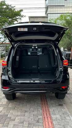 TOYOTA-HILUX SW4-2.8 D-4D TURBO DIESEL SRX PLATINUM 7L 4X4 AUTOMÁTICO TOYOTA-HILUX SW4-2024