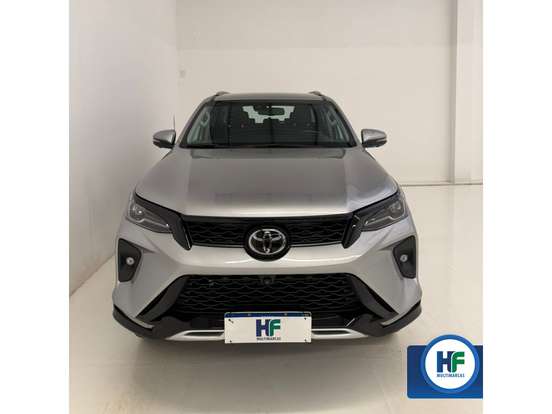 TOYOTA-HILUX SW4-2023
