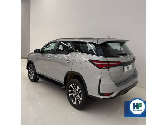 TOYOTA-HILUX SW4-2023