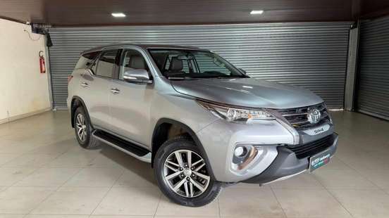 TOYOTA-HILUX SW4-2016