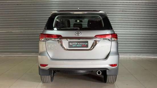 TOYOTA-HILUX SW4-2016