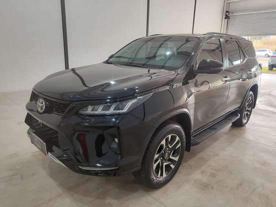 TOYOTA-HILUX SW4-2020