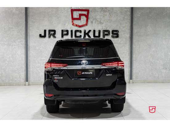TOYOTA-HILUX SW4-2016