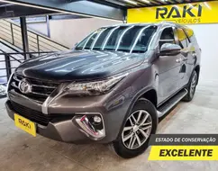 TOYOTA HILUX SW4 2.8 SRX 4X4 7 LUGARES 16V TURBO INTERCOOLER DIESEL 4P AUTOMÁTICO TOYOTA HILUX SW4 2.8 SRX 4X4 7 LUGARES 16V TURBO INTERCOOLER DIESEL 4P AUTOMÁTICO
