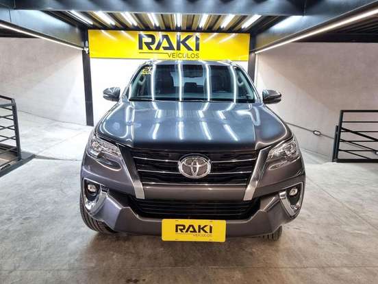 TOYOTA-HILUX SW4-2.8 SRX 4X4 7 LUGARES 16V TURBO INTERCOOLER DIESEL 4P AUTOMÁTICO TOYOTA-HILUX SW4-2019