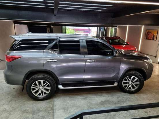 TOYOTA-HILUX SW4-2019