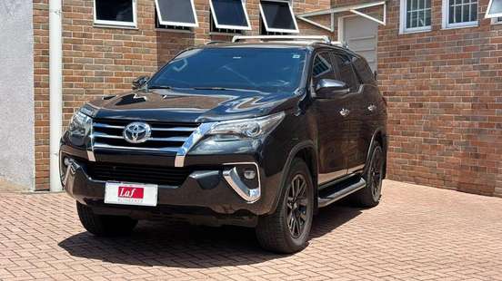 TOYOTA-HILUX SW4-2018
