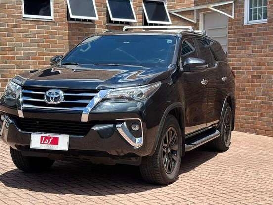 TOYOTA-HILUX SW4-2.8 SRX 4X4 7 LUGARES 16V TURBO INTERCOOLER DIESEL 4P AUTOMÁTICO TOYOTA-HILUX SW4-2018