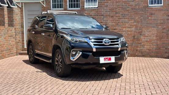 TOYOTA-HILUX SW4-2018