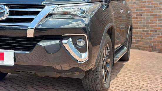 TOYOTA-HILUX SW4-2018