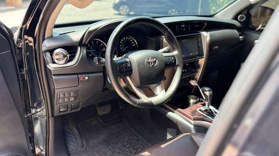 TOYOTA-HILUX SW4-2018