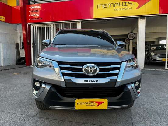 TOYOTA-HILUX SW4-2020