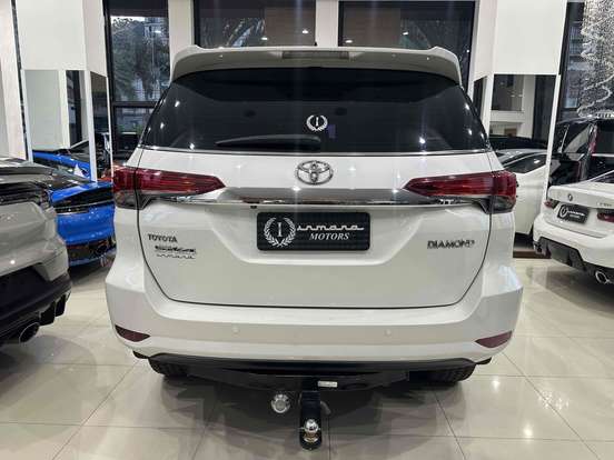 TOYOTA-HILUX SW4-2.8 SRX DIAMOND 4X4 7 LUGARES 16V TURBO INTERCOOLER DIESEL 4P AUTOMÁTICO TOYOTA-HILUX SW4-2018